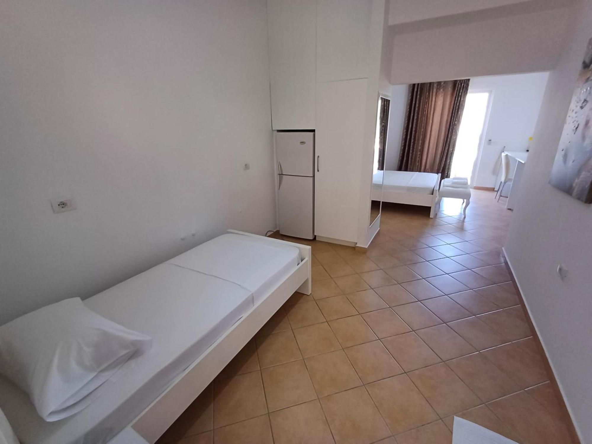Hotel Sherifi ซารานเดอ ภายนอก รูปภาพ